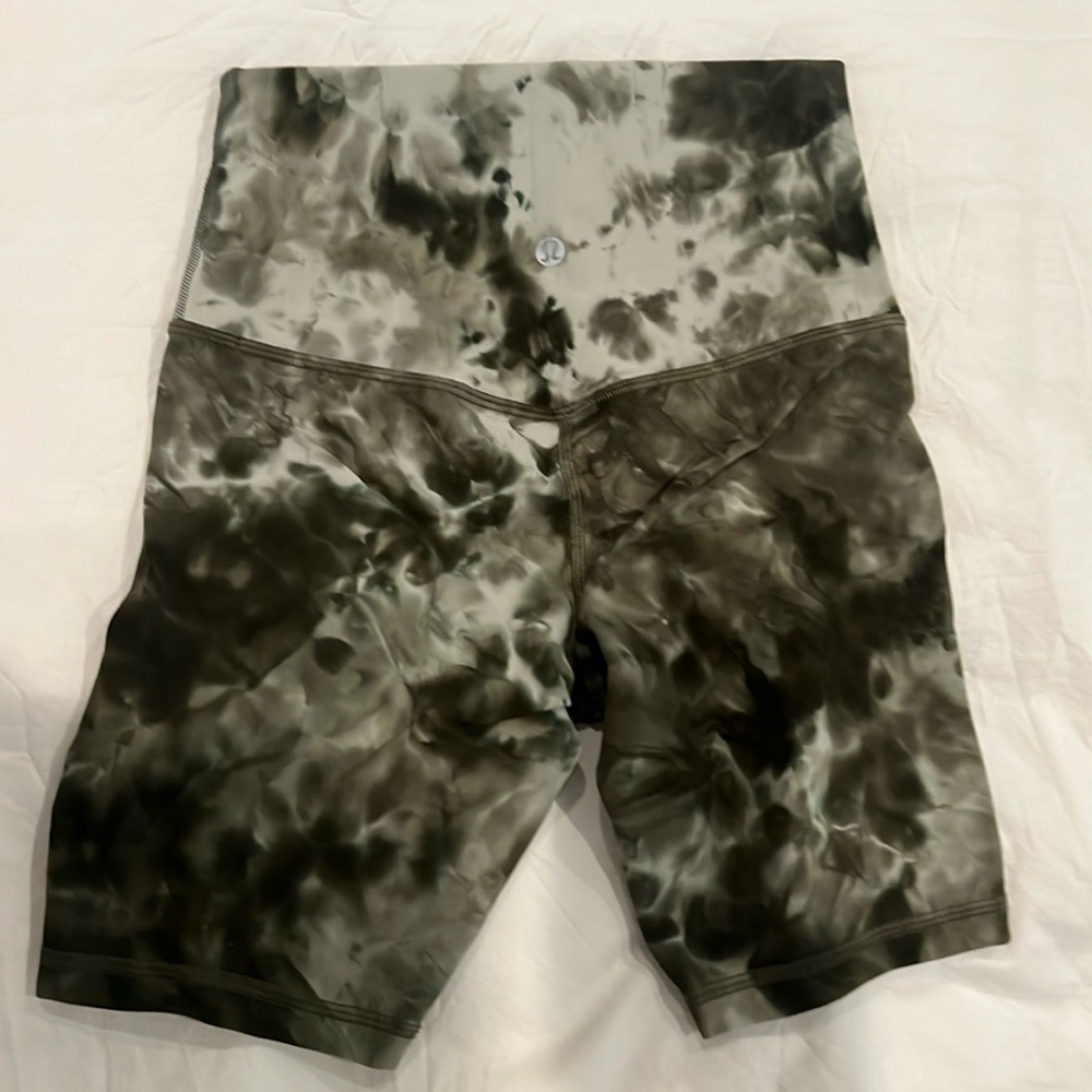 Lululemon 8” biker shorts